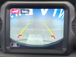 ●ガイドライン付きバックカメラ：不安な駐車もこれで安心！ガイドライン付きなので狭い箇所での駐車もラクラクです！