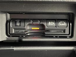 【ETC】有料道路を利用する際に料金所で停止することなく通過できる、ETC車載器（ノンストップ自動料金収受システム機器）が装備されています。セットアップを行うことで利用可能になります。