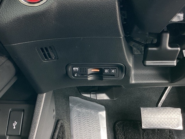 ETC付いてます。ETCが使用可能な道路通行料はキャッシュレスでスマートに走行できます。再セットアップして納車致します。