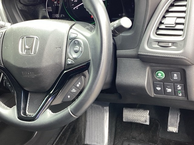 車線を検知しはみ出しを防ぐ路外逸脱抑制機能、衝突軽減ブレーキのCMBS等のスイッチ類は、運転席の右側にあります。