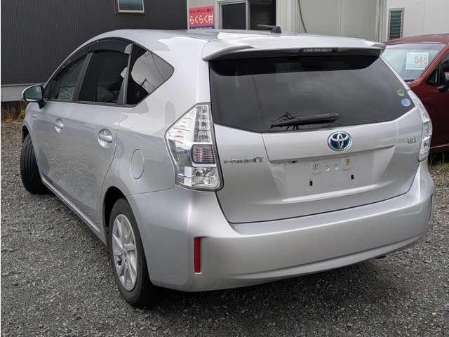 一般的な中古車の保証では、エンジンやミッションなどの主要な部分しか保証対象になりませんが、当店では明らかな故障はすべて保証対象となります。【ナビ、オーディオ、消耗部品、経年劣化は保証対象外】