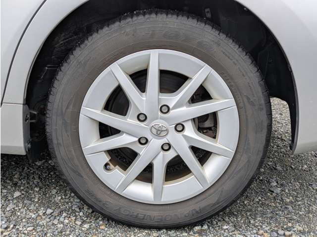 お車をご購入時に必要なものは、普通車は印鑑証明と実印、軽自動車は住民票になります。オートローンをご希望のお客様はお申し込み書ご記入と運転免許証のご提示だけで審査可能です。