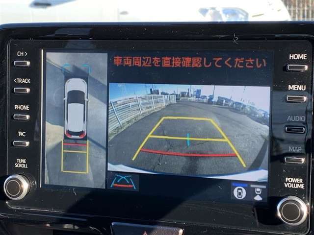 全周囲の画像が表示されます。　運転席から見づらい個所なども、上空から見たような映像で確認できます。　　映像の切替もでき、後方確認だけでなく大変便利な機能です。