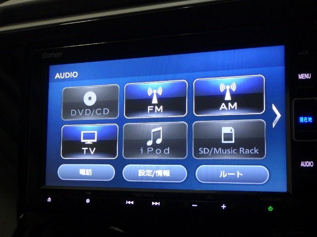 フルセグテレビ搭載。DVD・CD再生・SDカードにも対応しています。