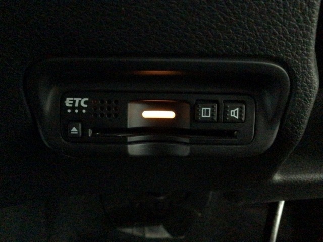 【ETC車載器】もはや必須アイテムのETCを搭載！高速道路のご利用時にとても便利！わずらわしい料金所での現金支払いが不要となりスムーズに通過できます♪