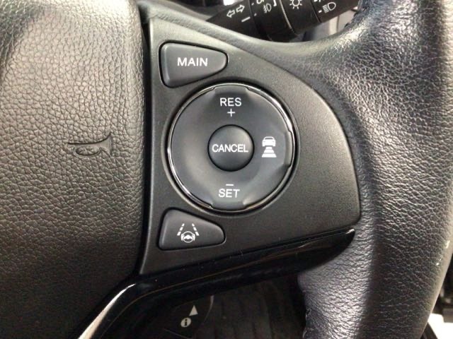 【アダプティブ・クルーズ・コントロール】予め設定した車速内でクルマが自動的に加減速。 前走車との適切な車間距離を維持しながら追従走行し、高速道路でのドライバーの疲労を軽減してくれる嬉しい機能付♪