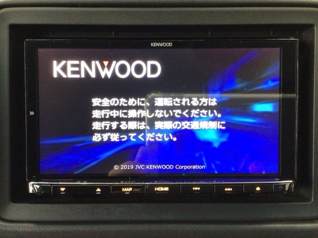 【オーディオ機能】ナビに一体のオーディオは、フルセグTVの他にDVD/CDプレーヤーを装備♪もちろんFM/AMラジオもお聞きいただけますよ♪