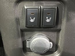 【シートヒーター】寒い日に重宝するシートヒーター！エアコンより早く温まってくれるので寒がりの人も安心ですね♪エアコンの温風は乾燥するから苦手、という方にもをおすすめです。