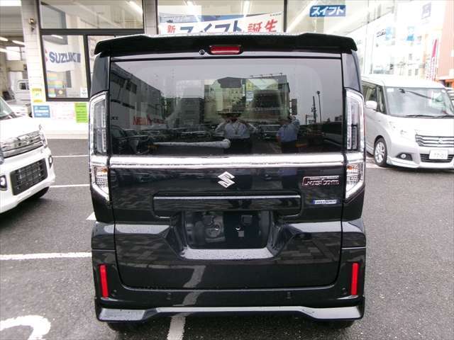 【陸運局認定指定車検工場完備】国家資格検査員1名・国家資格整備士3名で、お客様の大切な愛車を末永く安心サポートさせて頂きます！当店おすすめ安心メンテパック加入で3年間のメンテナンスと車検がお得！