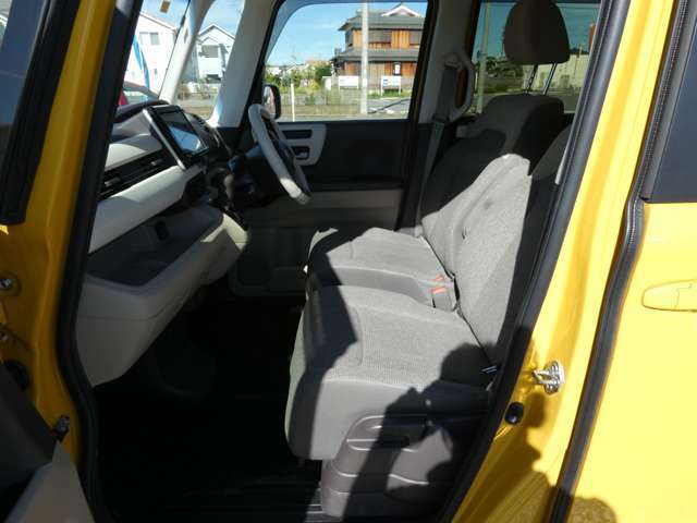 ☆★カークリーニング★☆　お客様に気持ちよく見ていただきたいので一台一台丁寧に内外装をクリーニングしております。