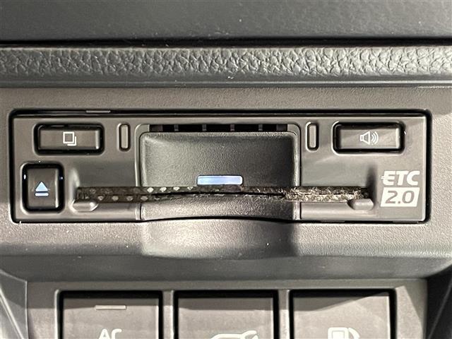 ◆【ETC2.0】ETCカードを挿入すれば料金所はノンストップで通過できます。ETC限定の割引や、高速道路の情報提供サービスを利用できます。