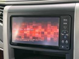 【純正ナビ】人気の純正ナビを装備しております。ナビの使いやすさはもちろん、オーディオ機能も充実！キャンプや旅行はもちろん、通勤や買い物など普段のドライブも楽しくなるはず♪