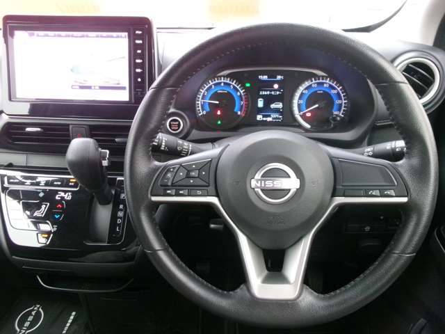 専門業者で内装外装とクリーニングを施工いたします。また別途費用が掛かりますがCPCボディーコーティングの施工もできますので併せてご検討ください。