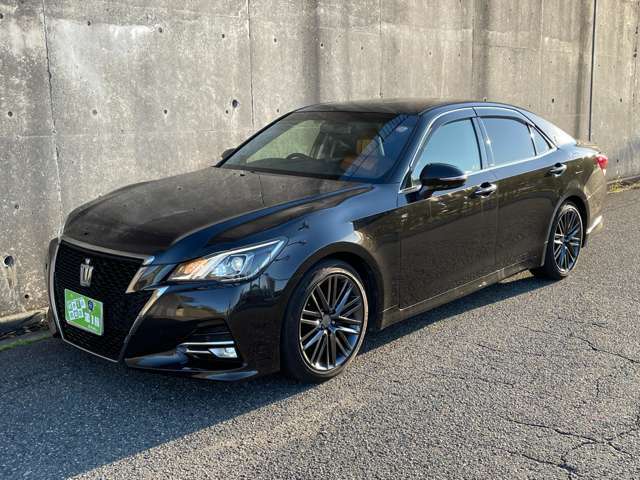 目立つキズや凹みも少なく、キレイなコンディションを保っております。