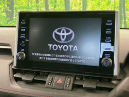 【9インチ　ディスプレイオーディオ】大画面ディスプレイへお持ちのスマートフォンと連携して、ナビやbluetoothでの音楽再生が可能です♪デザインはもちろん操作性も良好！別途ナビ機能の取付可能です♪