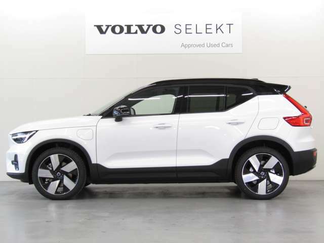 都市を駆け巡る本物のSUVとして、XC40は開発されました。スカンジナビアデザインの独創性と都会的な雰囲気を身にまとった、都市で生活するあなたのために作られた1台です。