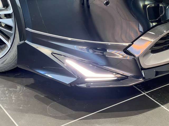 LEXUS文字入りオレンジキャリパーを搭載☆足元の存在感をグンッと引き上げるデザインになっております☆お客様から人気のオプションが数多く搭載されたこちらの車両はDuxyの在庫車両の中でも選りすぐりの1台です☆彡
