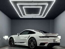 ■サイドモデルロゴデカール■PORSCHEロゴLEDカーテシーライト