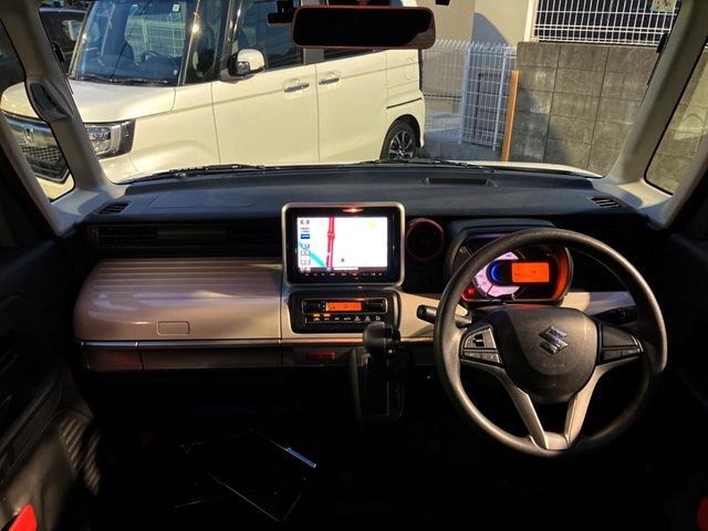 グループ総在庫数約30，000台！！全国の系列店からメーカー・車種問わずご紹介出来るので、あなたにピッタリのお車が見つかるはずです♪まずはお問い合わせ下さい☆