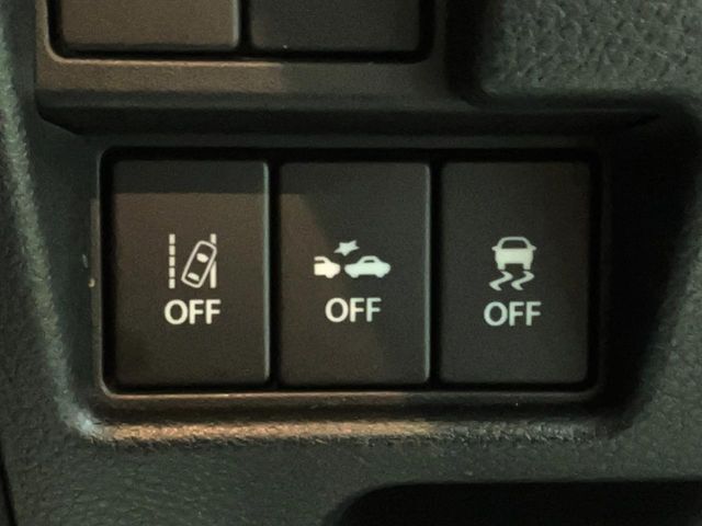 【スズキ　セーフティサポート】走行中に前方の車両等を認識し、衝突しそうな時は警報とブレーキで衝突回避と被害軽減をアシスト。より安全にドライブをお楽しみいただけます。