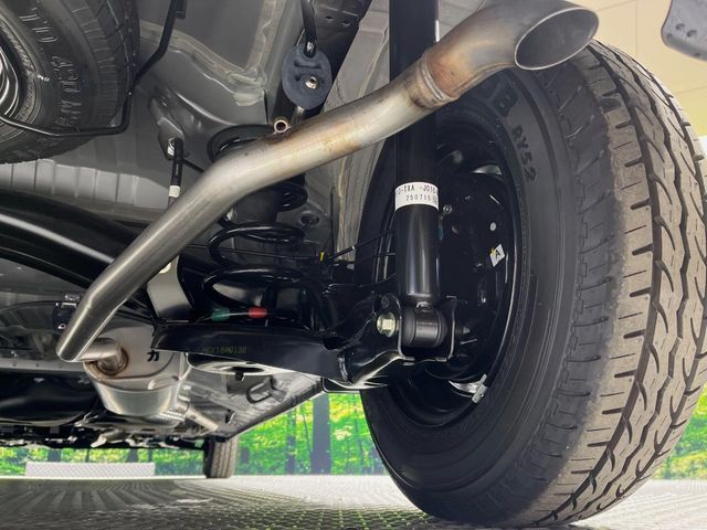 お車を安心してお乗りいただく為には、足回りの定期点検が欠かせません。サービスサポート（有償保証）では無料点検もご提供しており、安心のカーライフをお過ごしいただけるサポート体制が整っています。