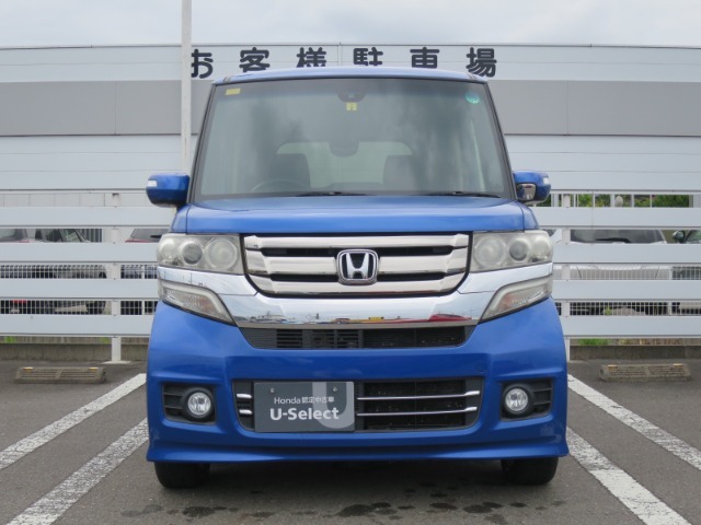 ☆当店は国道4号線沿いにありまして、国道400号線の交わる西三島交差点より南西に300mほど走った所に広い展示場を構えております。☆