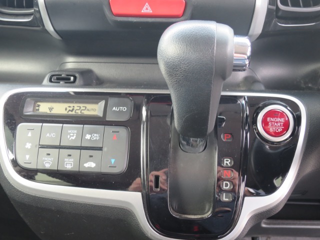 ★【保証】このお車には1年間の無料保証が付いています。さらに走行距離無制限で2年目又は3年目の保証がオプションでの延長保証もあります☆　※全国のホンダディーラーにて保証修理可能です（消耗品は除く）