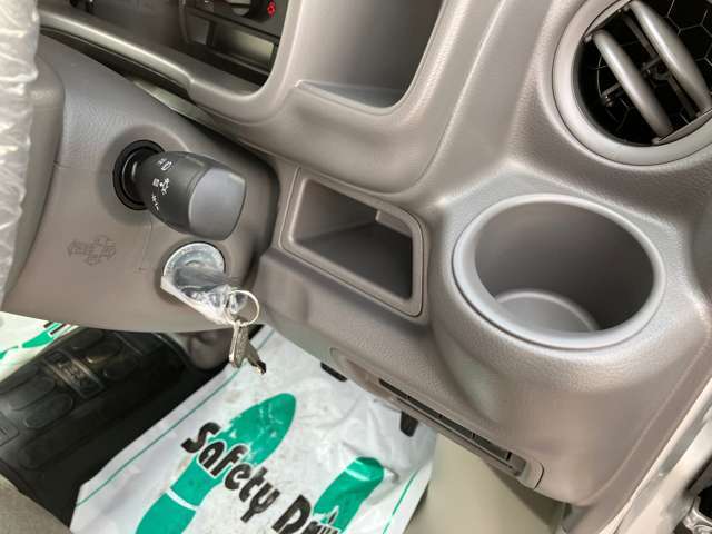 ドリンクホルダーが付いているので遠出の時もお手元すっきりです！