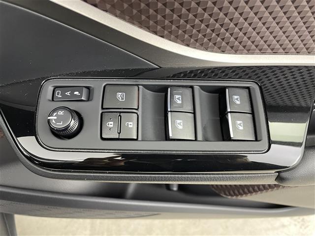 【窓操作部】軽い力で、窓を開けたり閉めたりすることができます！掲載箇所以外にご希望の写真がございましたら、お気軽にお問い合わせ下さい！メールや郵送でお送りさせていただきます。