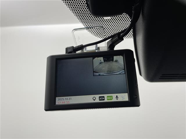 【バックミラー】大きくて見やすいので、後方を見るときも安心です！