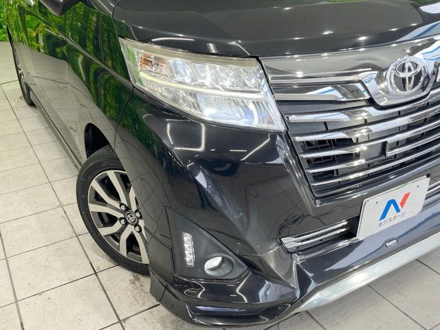 【LEDヘッドライト】悪天候や夜間走行時も良好な視界を確保し安心して運転できる高輝度LEDヘッドライトを装備！点灯速度が早く、消費電力も抑えられています。