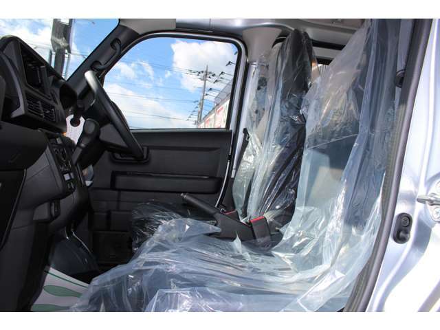 ☆訳アリ目玉車とは☆　品質が高い車両だけど少しだけ訳アリな商品です。展示期間が長い車両/キズや汚れが少しある/下取り車などで中間マージン無しなどの理由です。