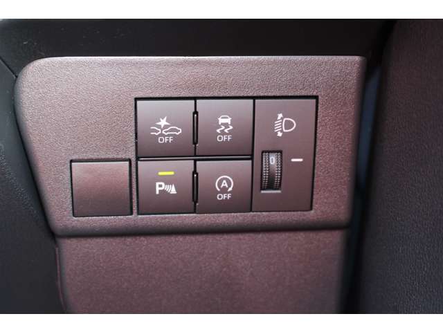 ☆パッカーズ保証☆　新車登録から5年、もしくは10万キロまで、当社の方で保証させて頂きます。中古車の場合は3ヶ月、3000キロでございます。