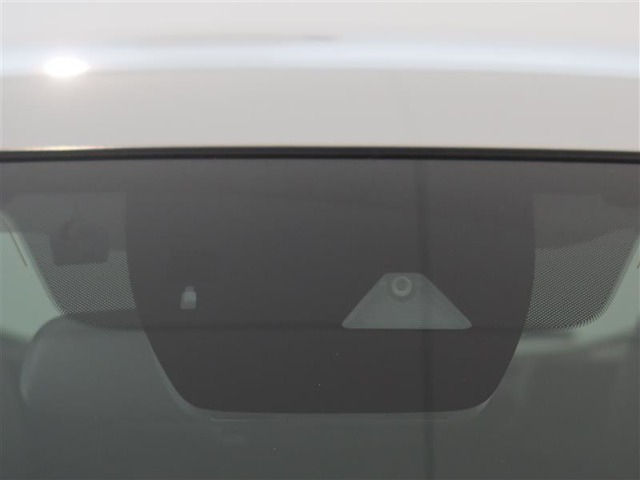 サポカーは、高齢運転者を含めたすべてのドライバーによる交通事故の発生防止・被害軽減対策の一環として、国が推奨する新しい自動車安全コンセプトです。詳しくは販売店スタッフまでおたずねください。