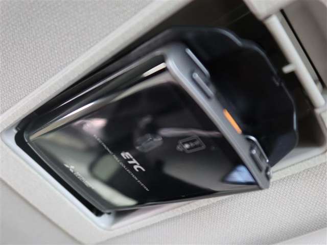 ETC車載器付きです。高速道路の料金所もスムーズに通過できます。
