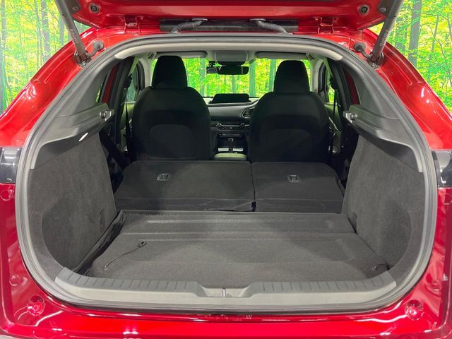 【パワーバックドア】スマートキーや運転席のボタンを押すだけでリアゲートが自動で開閉します！荷物を持っている時や、高い位置にあるバックドアを閉める際に便利な機能です♪