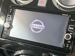 【純正ナビ】人気の純正ナビを装備。オーディオ機能も充実しており、Bluetooth接続すればお持ちのスマホやMP3プレイヤーの音楽を再生可能！毎日の運転がさらに楽しくなります！！
