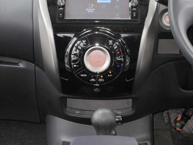 安全機能多彩なスイッチ類