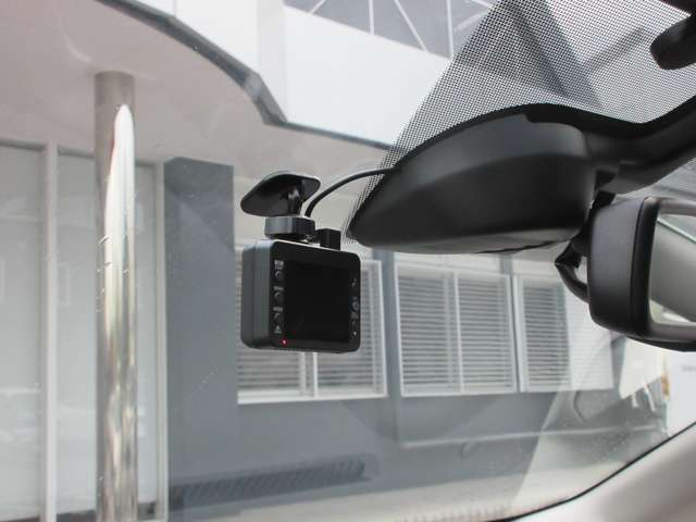 もしもの時のドライブレコーダー搭載！事故や煽り運転の証拠にもなりますね