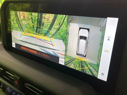 【パノラミックビューモニター】専用のカメラにより、上から見下ろしたような視点で360度クルマの周囲を確認することができます☆死角部分も確認しやすく、狭い場所での切り返しや駐車もスムーズに行えます。