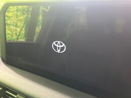 【12.3インチディスプレイオーディオ】スマートフォンと連携が可能な大画面ディスプレイオーディオです。スマートフォンのナビ機能を使用したり、Bluetooth接続で音楽もお楽しみいただけます！