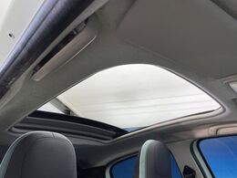 ●キャンバストップ：車内に明かりを取り入れたり景色を楽しむ以外にも、車内の空気も簡単に換気できて快適です！