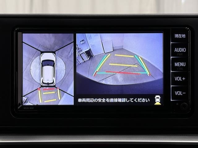 パノラミックビューモニターシステムが付いているので車の上から見た映像が確認できますよ。　一目で車両周辺の情報を確認できますが、直接安全をご確認下さい。