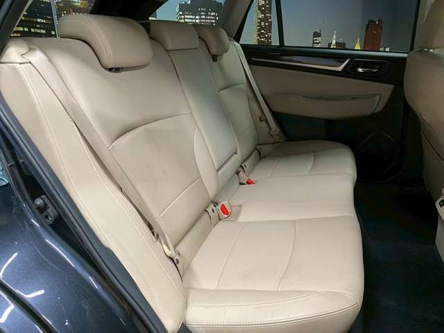 車内もキレイで嫌な臭いもありません☆車内の臭い、汚れが気になる方は内装のスチームクリーナーも施工可能です♪