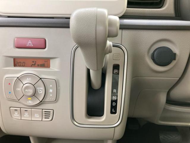 WECARSの展示場では実際に見て、触ってお車をお選びいただけます！知識の豊富な営業スタッフが様々なカーライフをご提案いたします！