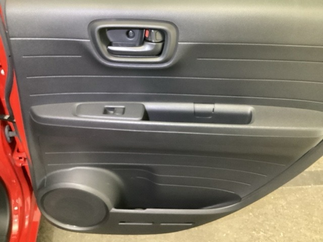 ドアスイッチもシンプルで、使いやすさを考え設計されています。