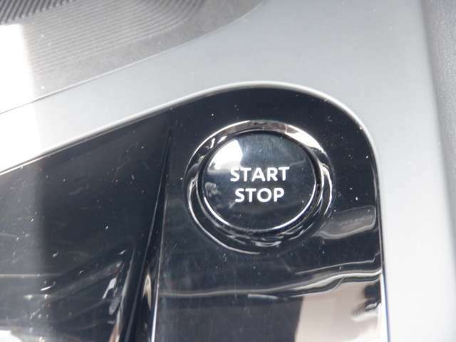 プッシュパワースターターでスマートにエンジン始動！！ブレーキを踏みながらボタンを押すだけ！簡単です＾＾
