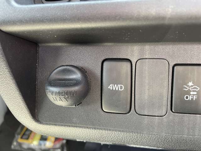 2WD/4WD切替スイッチです☆
