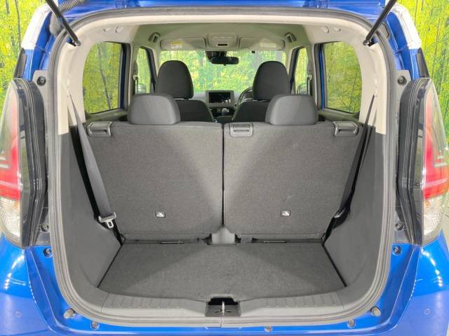 普段のお買い物や通勤、送迎等に十分な荷室スペースを確保しております。セカンドシートを倒すと、大きな荷物の積載も可能です♪