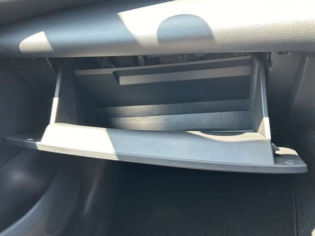 車検証ケースや、日頃使う小物類の収納に便利ですね！